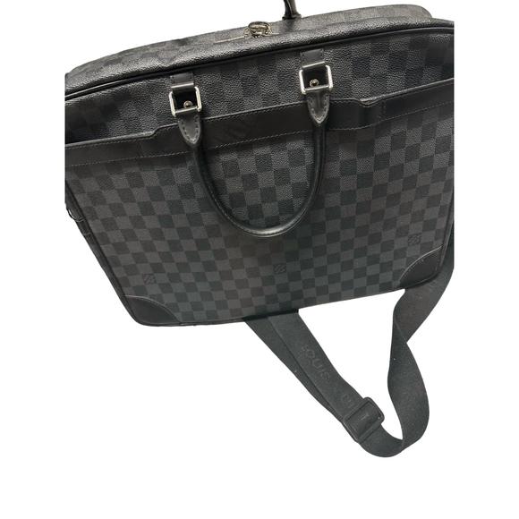 LOUIS VUITTON Other - LOUIS VUITTON pre-loved voyager briefcase in damier graphite